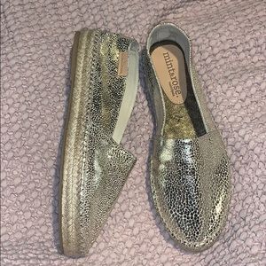 NWOT MINT&ROSE gold speckled espadrilles